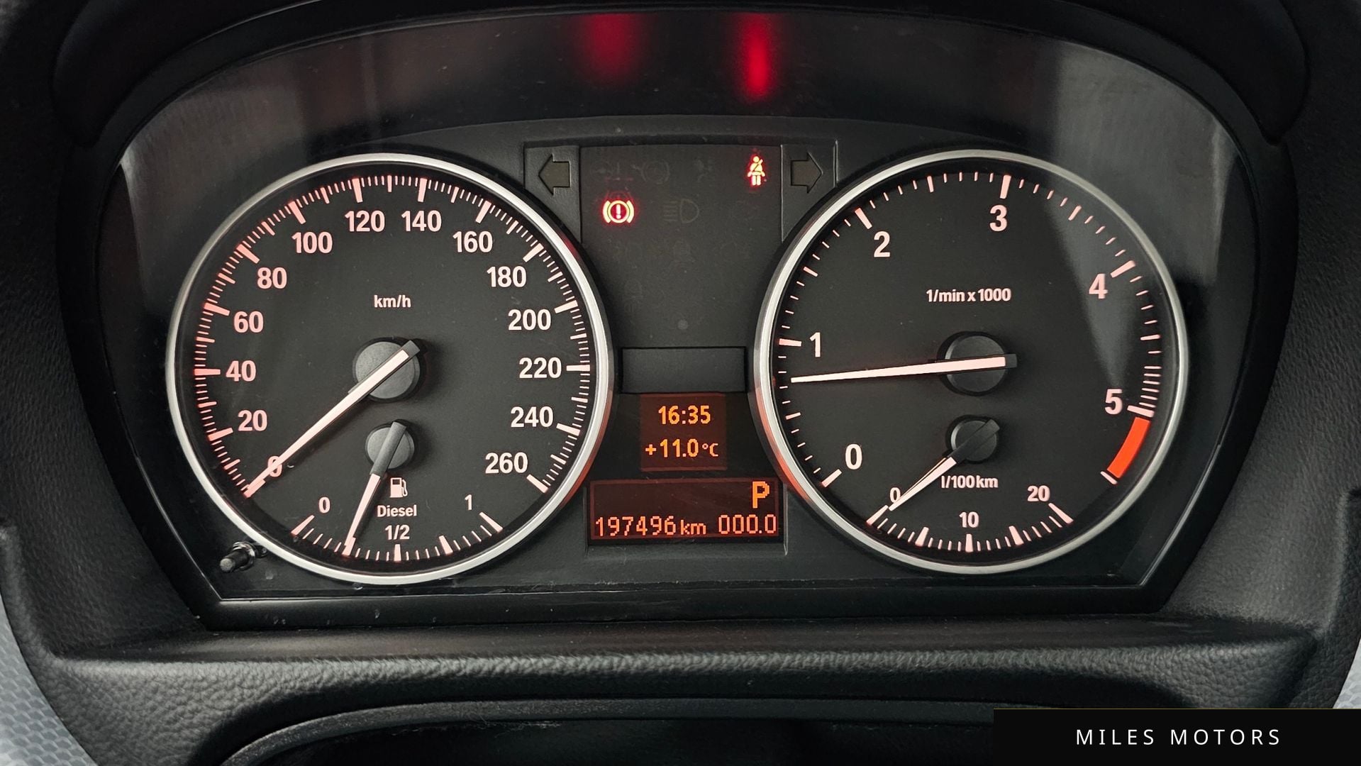 BMW 3 Series (E90) 2011 — миниатюра 8