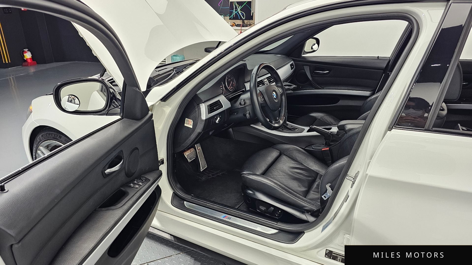 BMW 3 Series (E90) 2011 — миниатюра 10