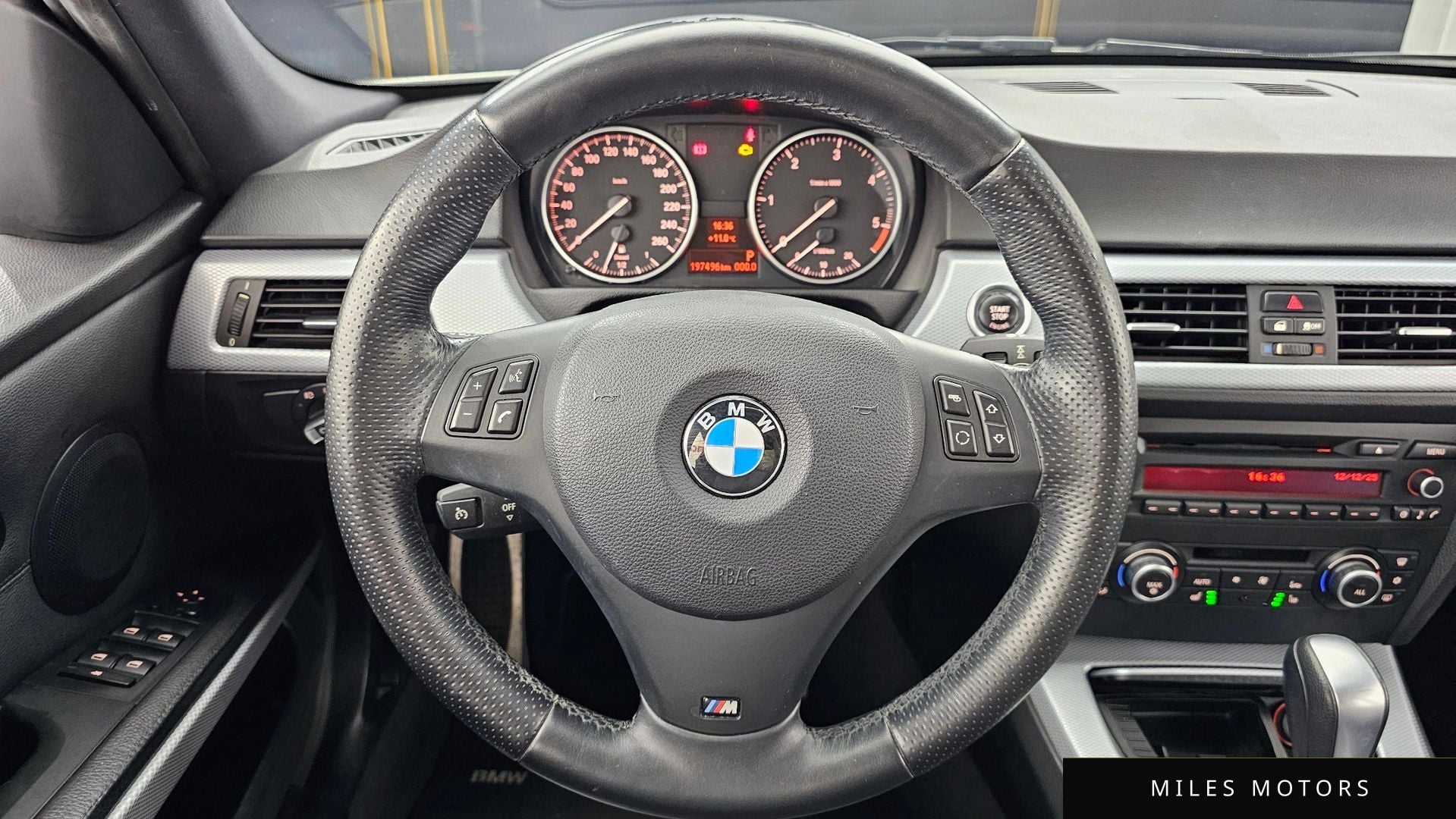 BMW 3 Series (E90) 2011 — миниатюра 13