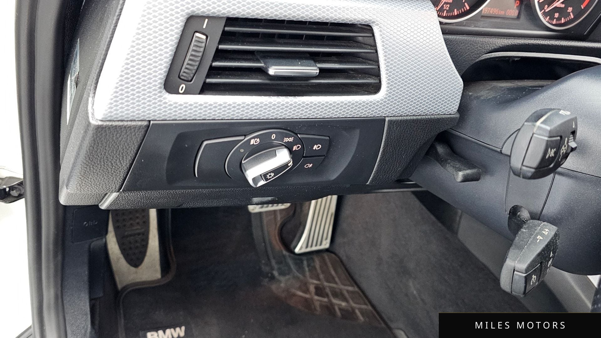 BMW 3 Series (E90) 2011 — миниатюра 15