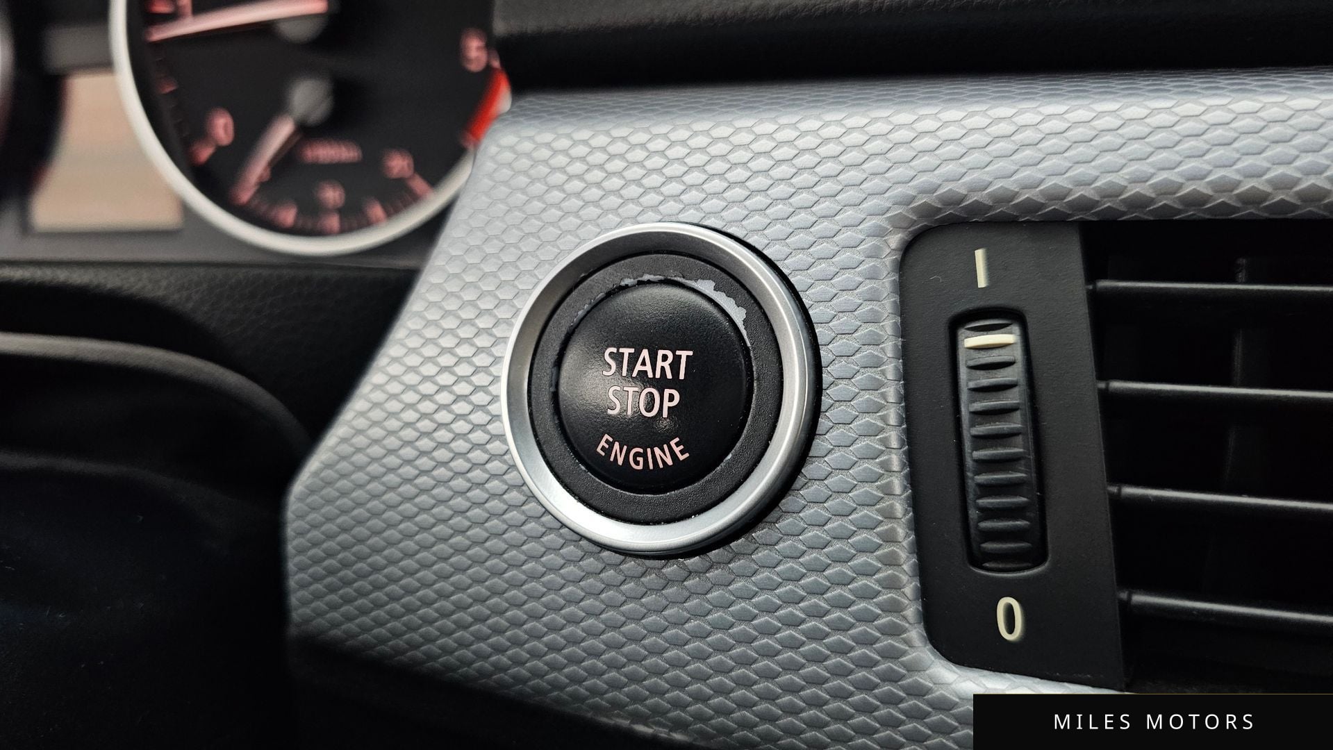 BMW 3 Series (E90) 2011 — миниатюра 17