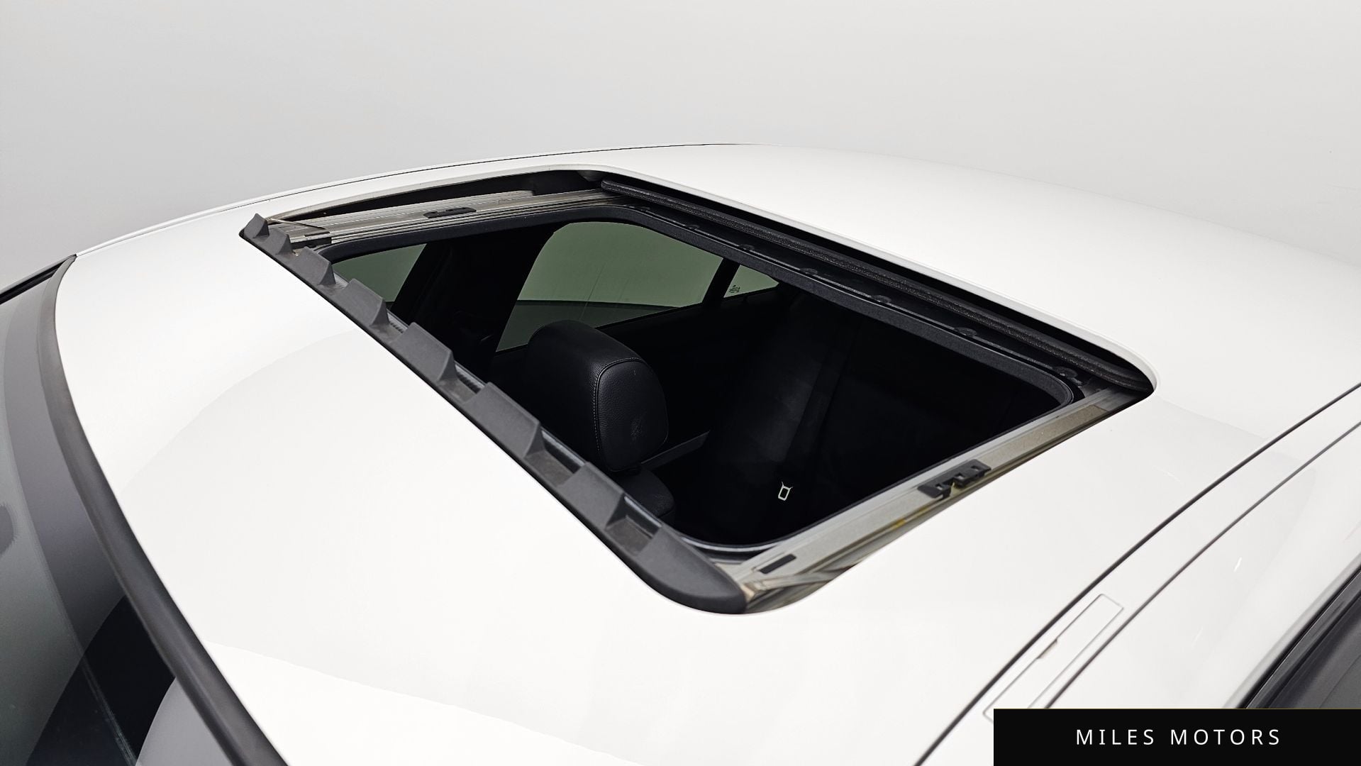 BMW 3 Series (E90) 2011 — миниатюра 19