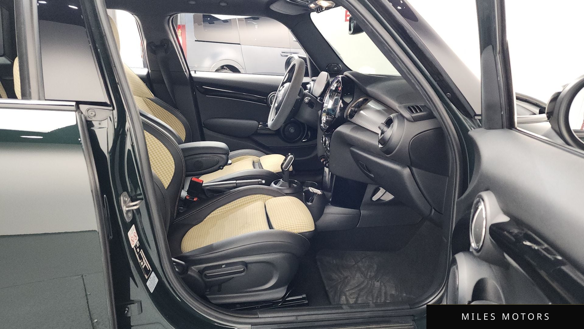 MINI Cooper S 2023 — миниатюра 11