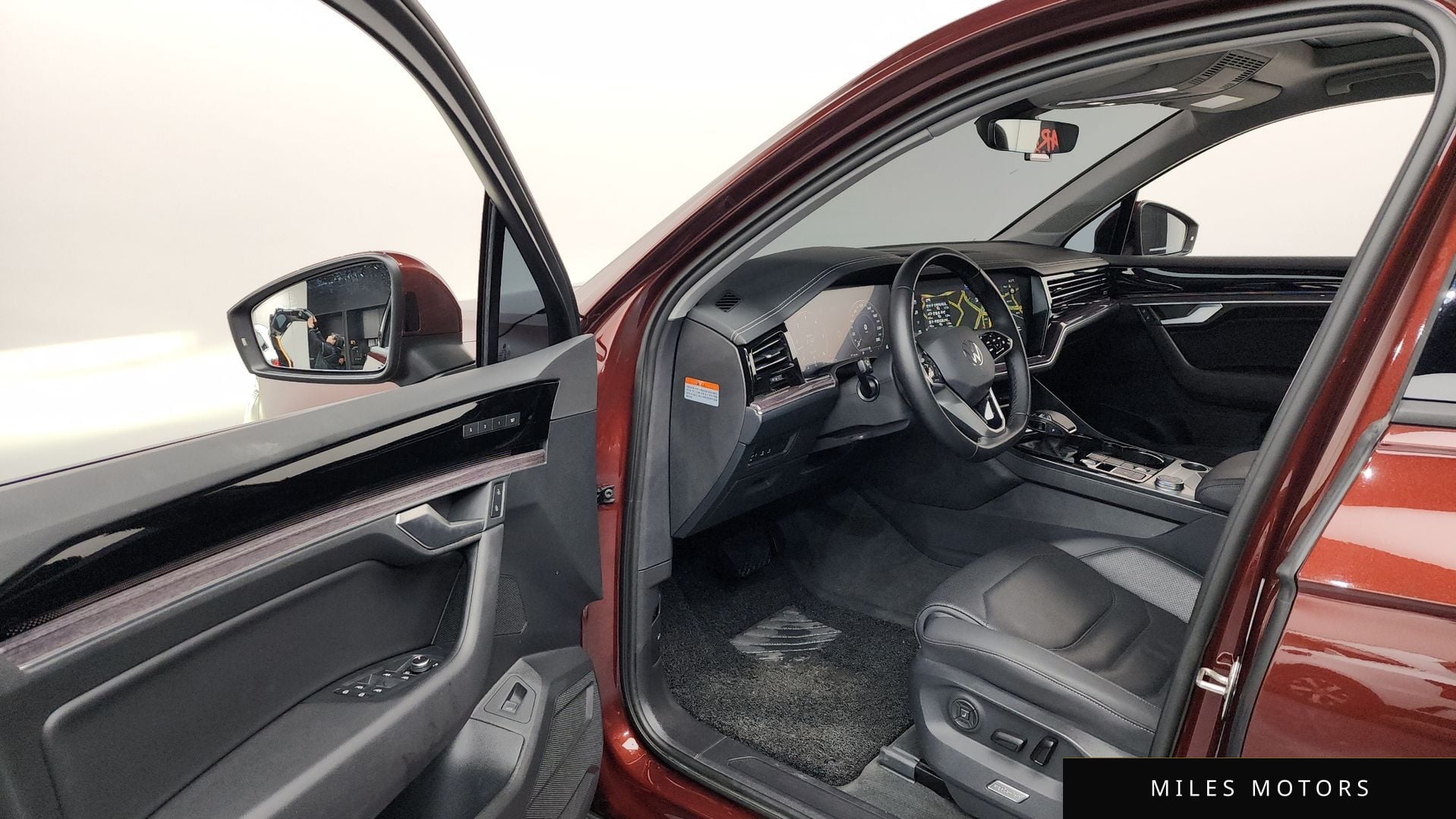 Volkswagen Touareg 2023 — миниатюра 10