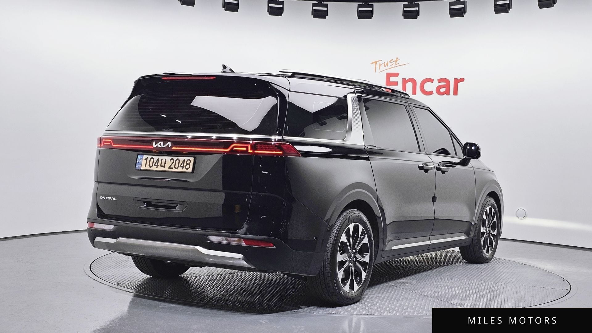 Kia Carnival 2023 — миниатюра 2