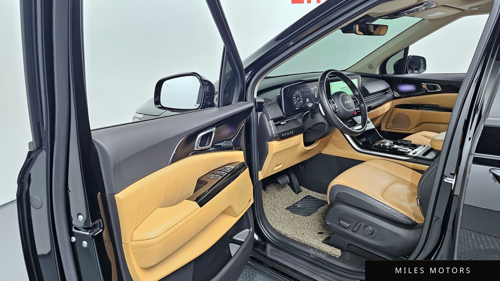 Kia Carnival 2023 — миниатюра 10