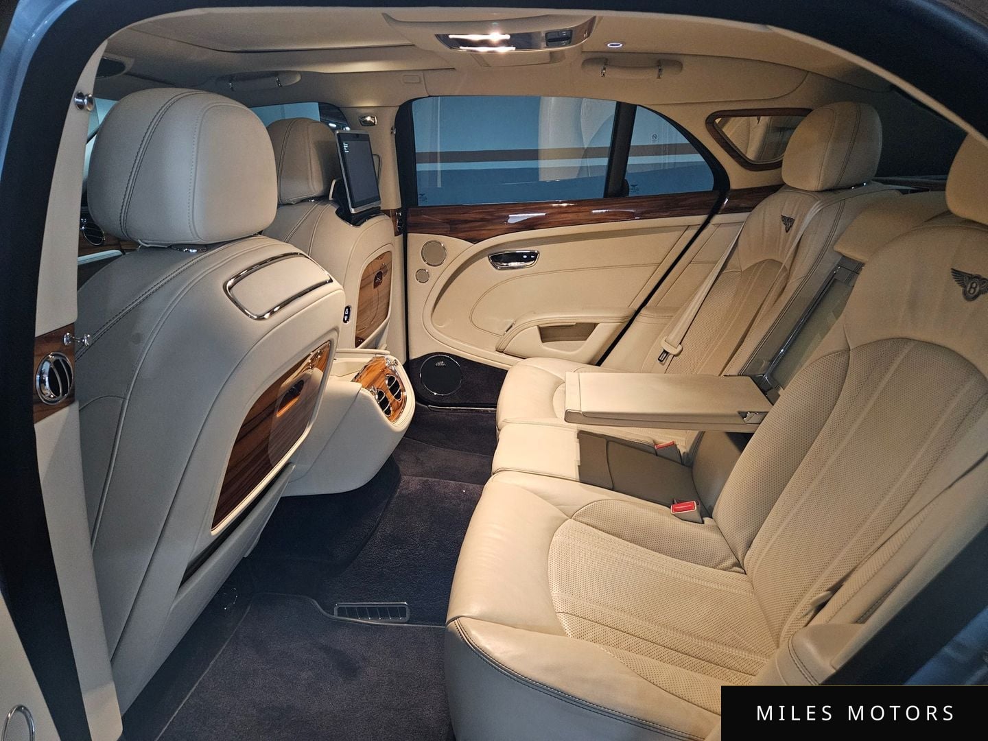 Bentley 뮬산 2017 — миниатюра 8