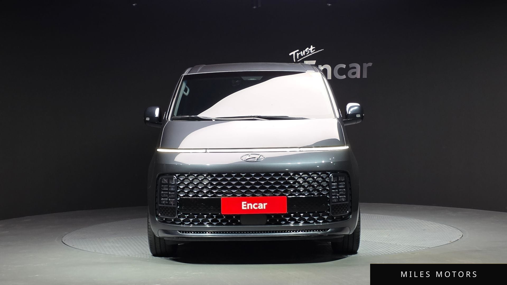 Hyundai Staria 2023 — миниатюра 3
