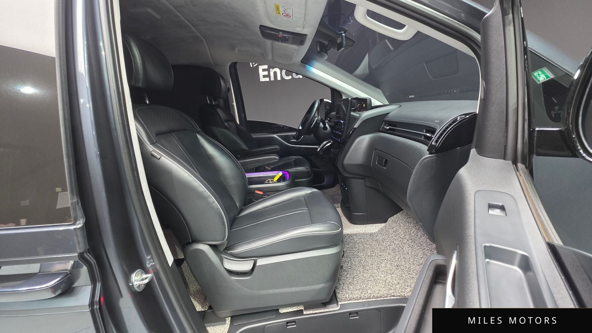 Hyundai Staria 2023 — миниатюра 10