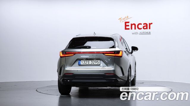 Лексус NX350h 2024 — миниатюра 4