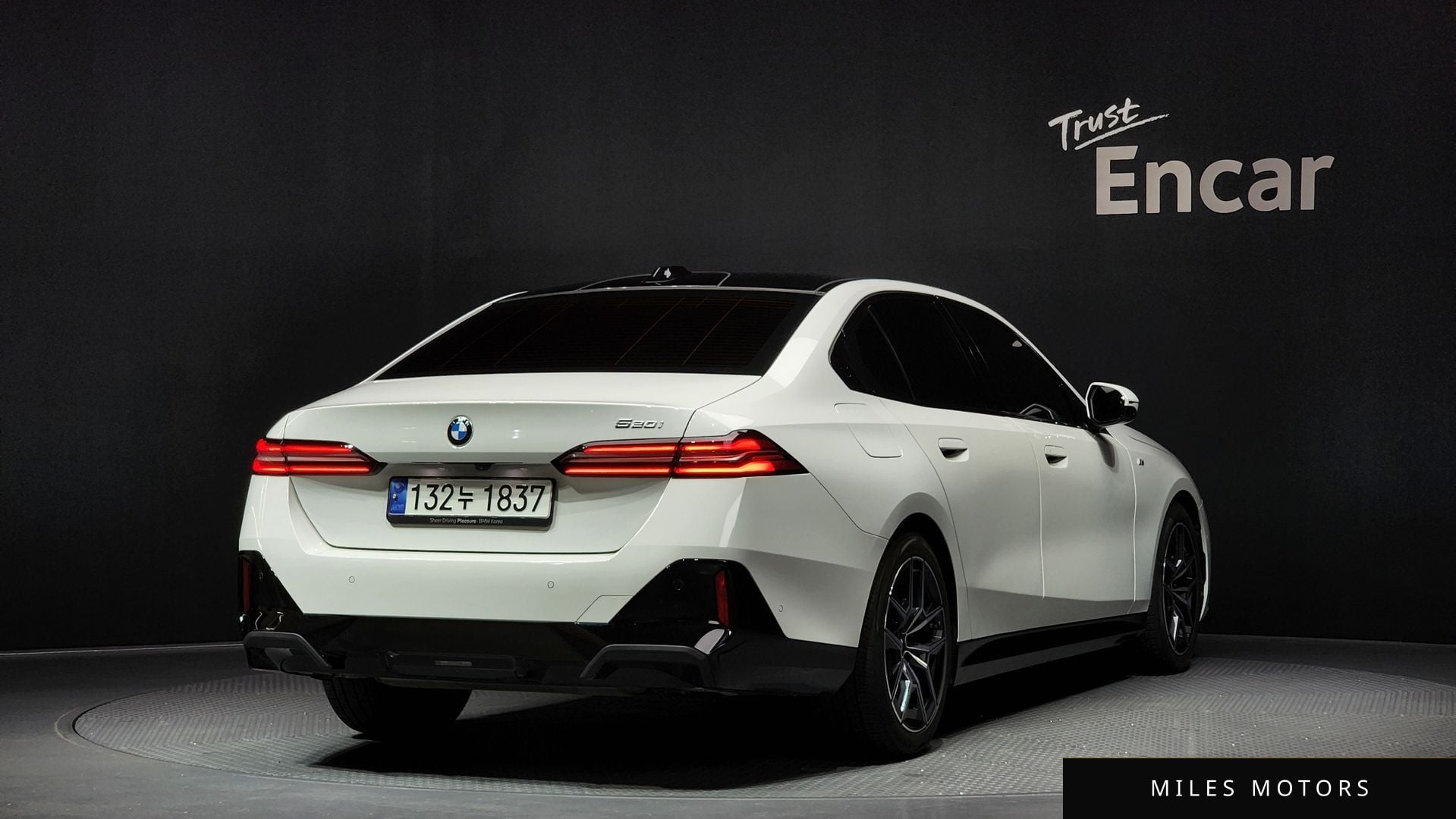 BMW 5시리즈 (G60) 2024 — миниатюра 2