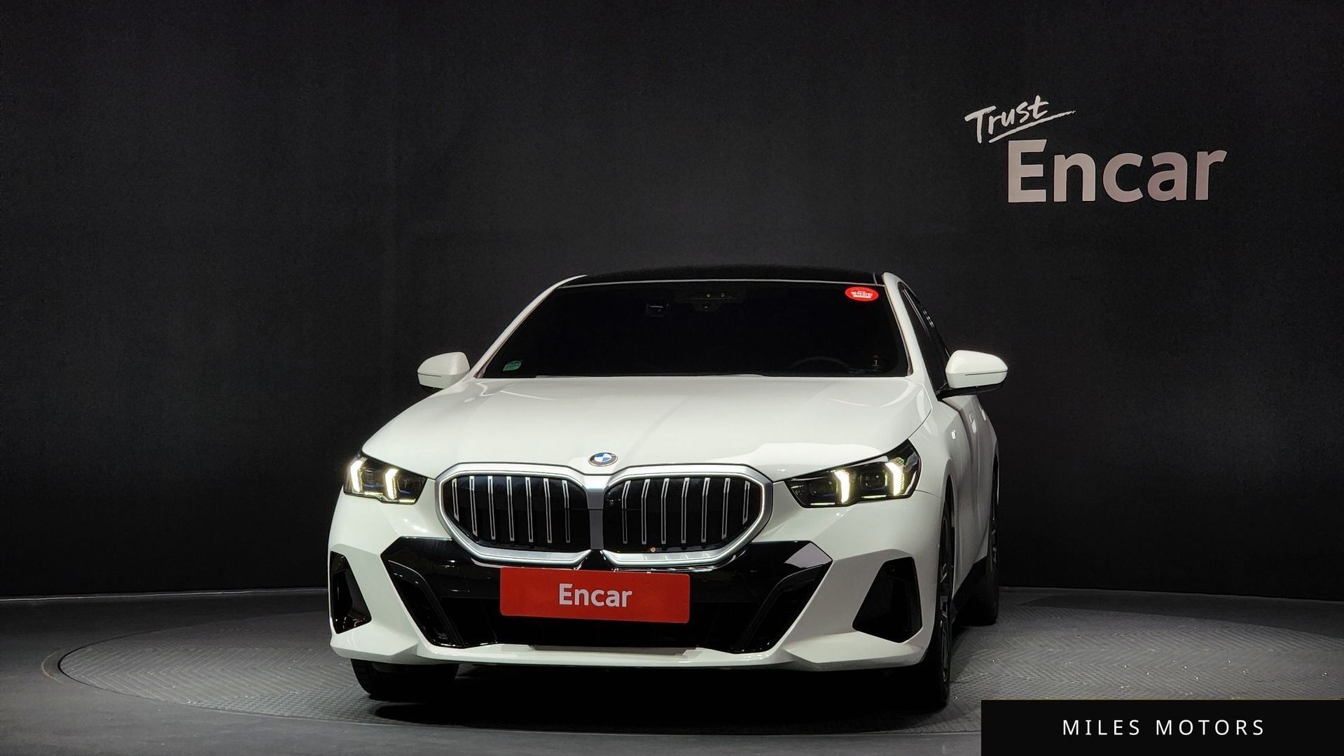 BMW 5시리즈 (G60) 2024 — миниатюра 3