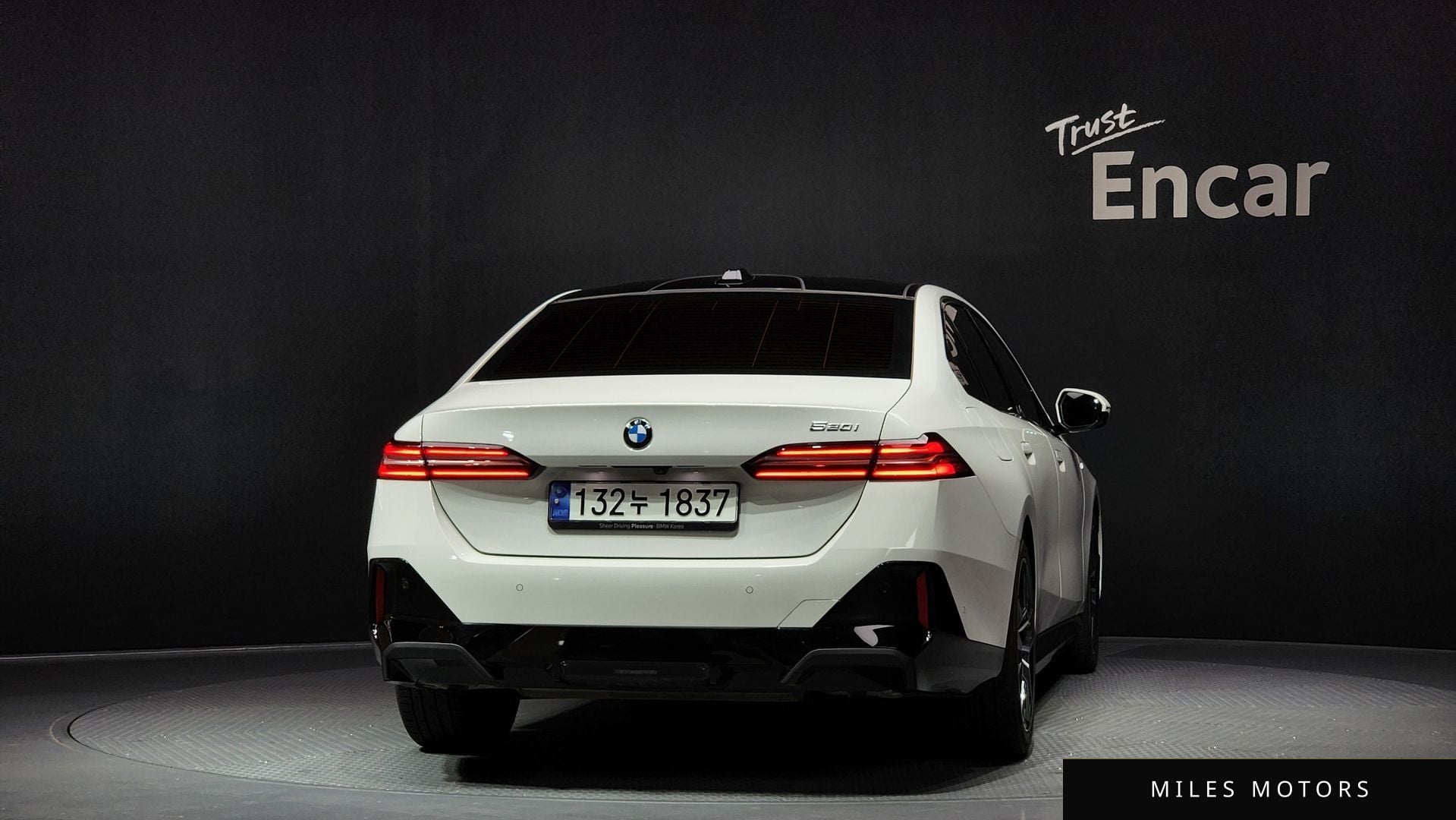 BMW 5시리즈 (G60) 2024 — миниатюра 4