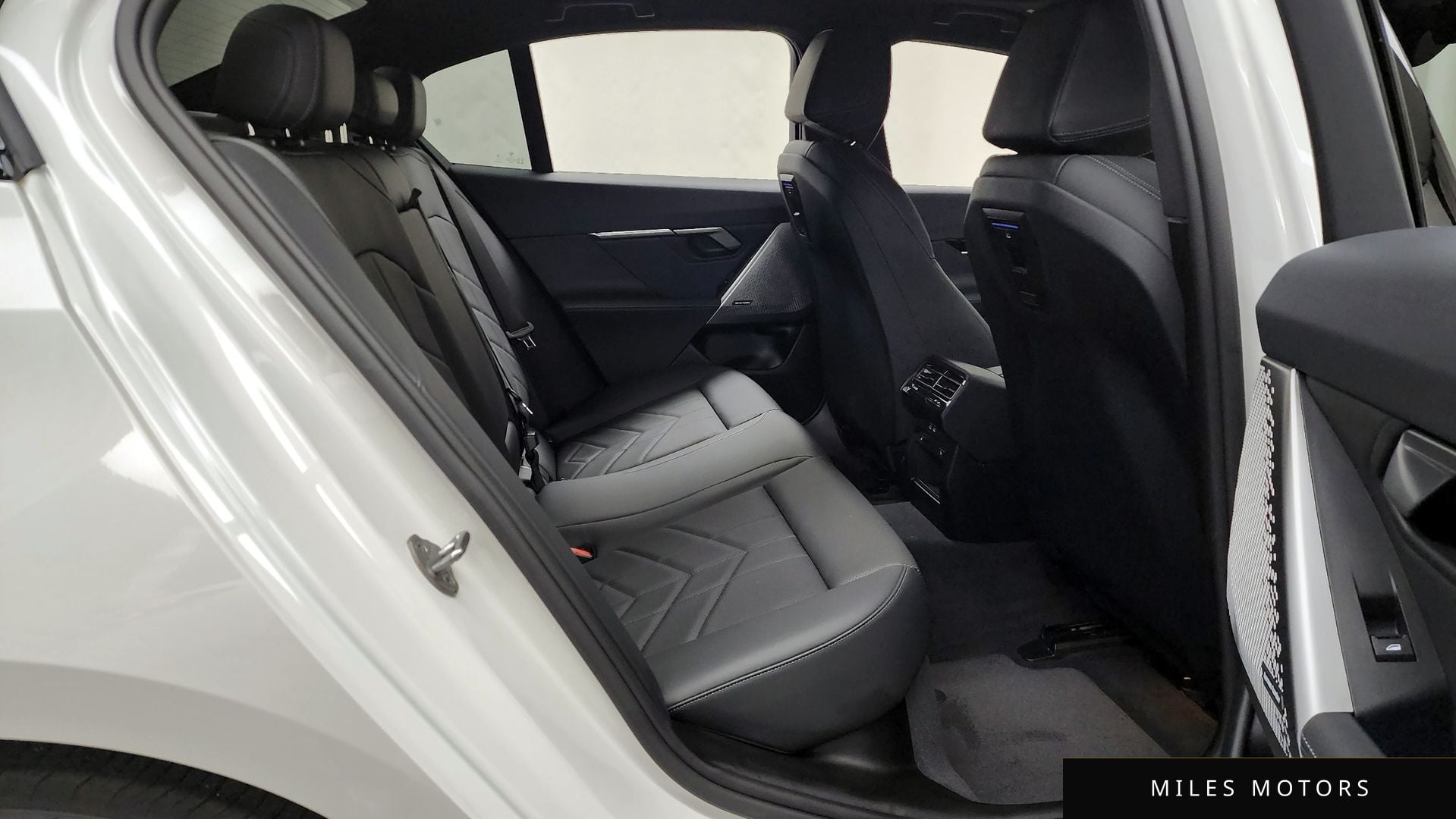 BMW 5시리즈 (G60) 2024 — миниатюра 12
