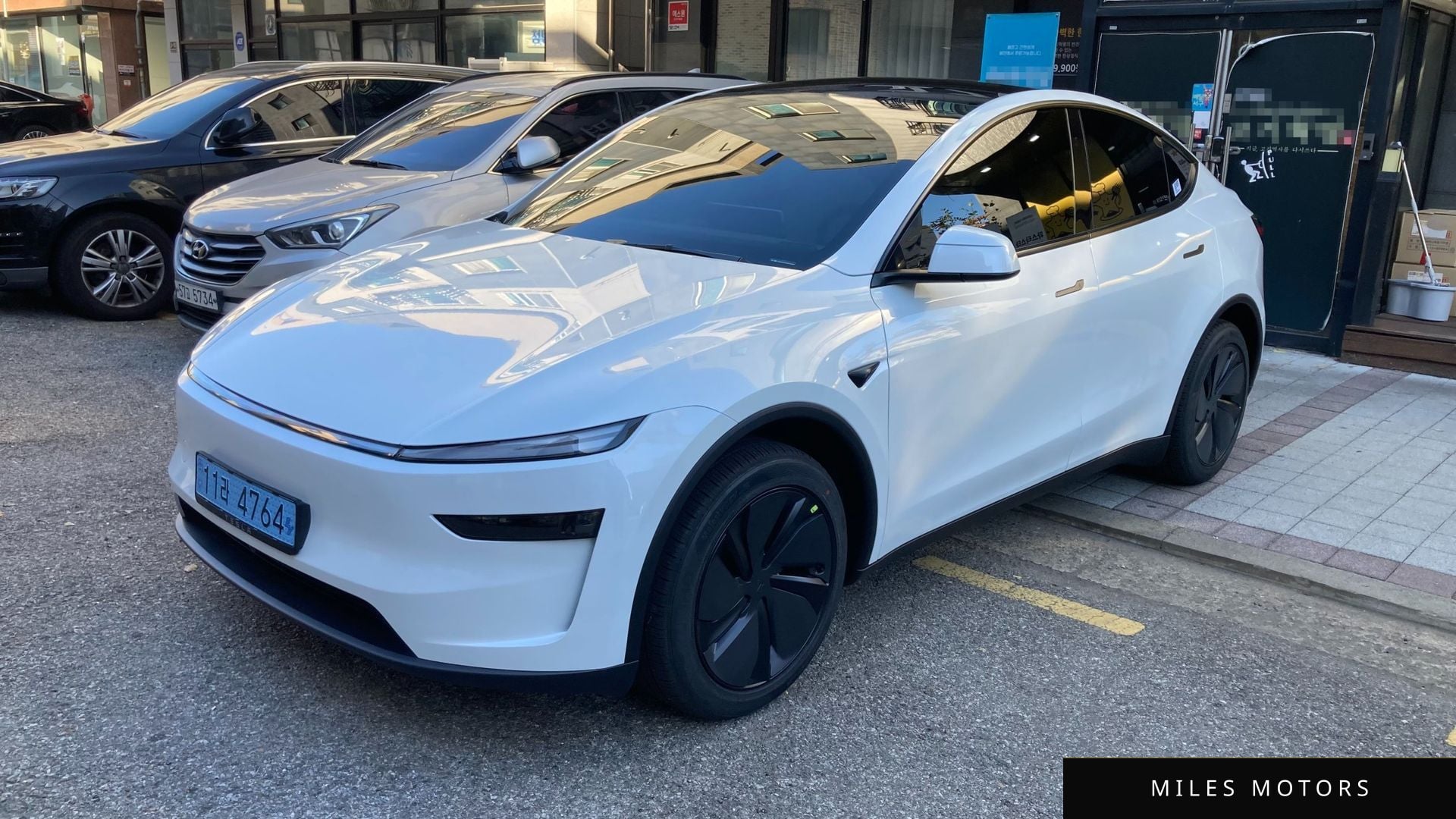 Tesla Model Y 2025 — миниатюра 2