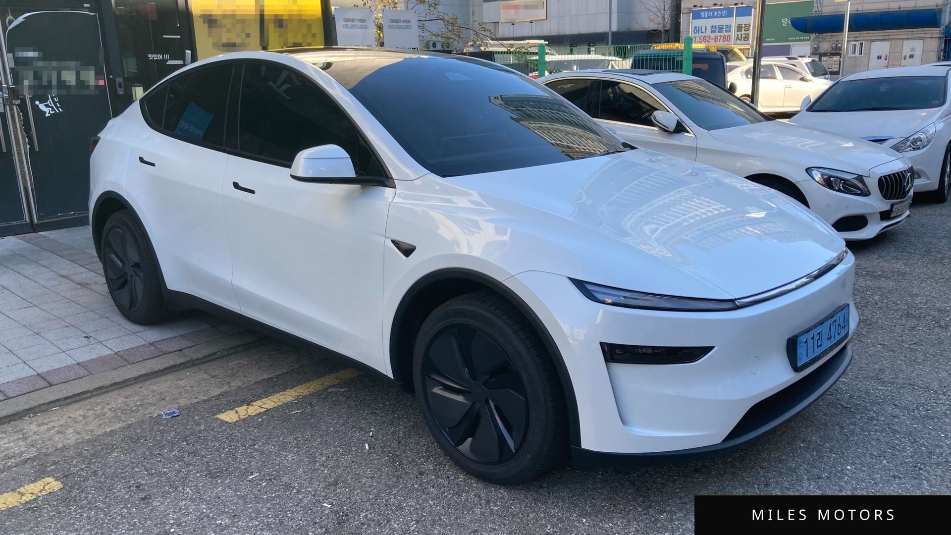 Tesla Model Y 2025 — миниатюра 3
