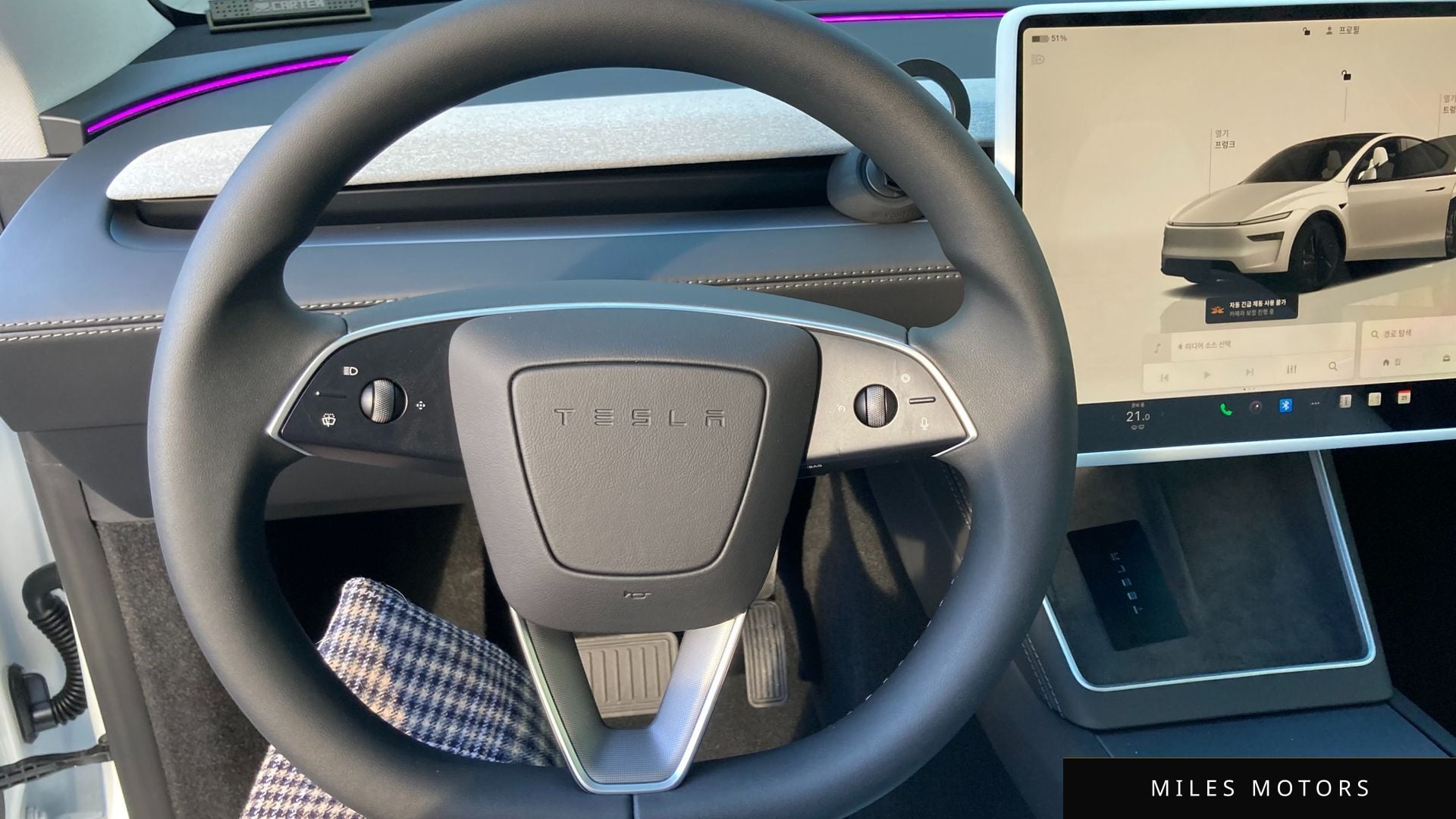 Tesla Model Y 2025 — миниатюра 10