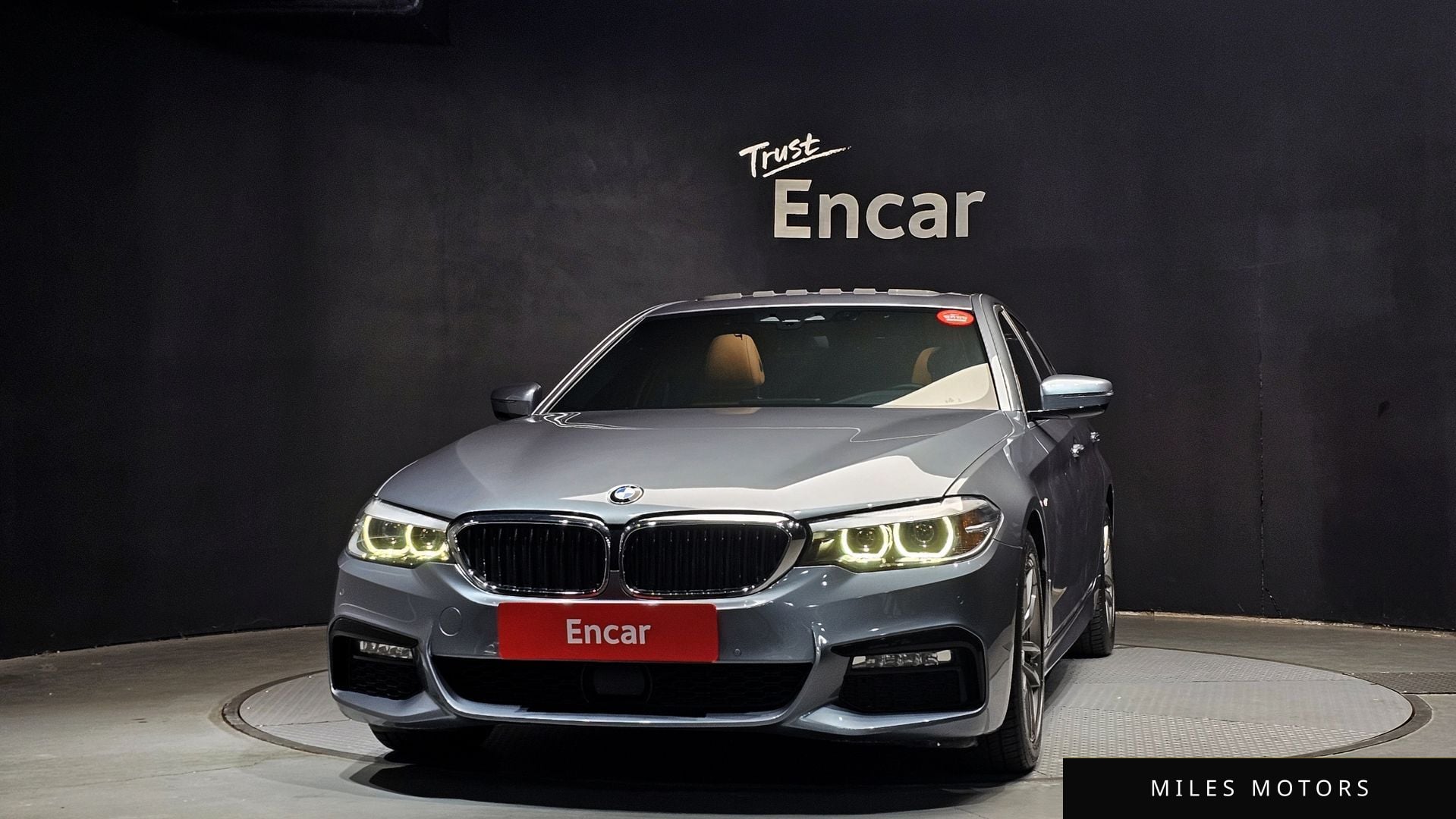 BMW 5 Series (G30) 2018 — миниатюра 3