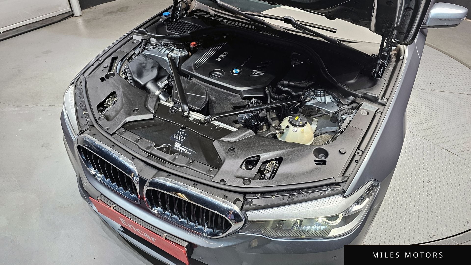 BMW 5 Series (G30) 2018 — миниатюра 6