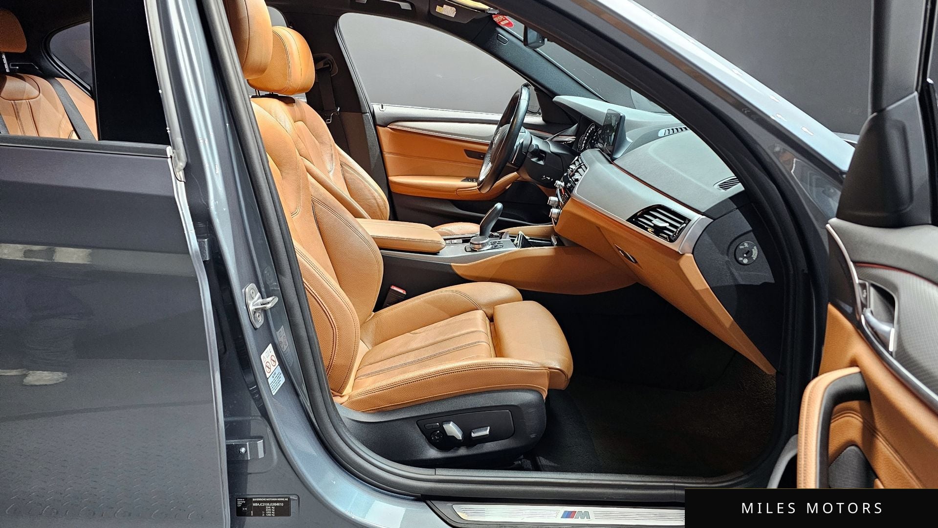BMW 5 Series (G30) 2018 — миниатюра 10