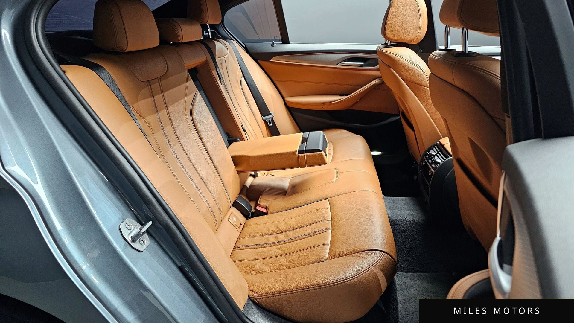 BMW 5 Series (G30) 2018 — миниатюра 12