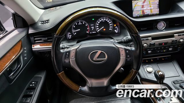 Лексус ES350 2015 — миниатюра 16