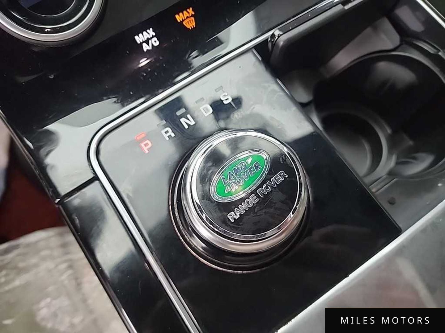 Land Rover 레인지로버 벨라 2018 — миниатюра 8