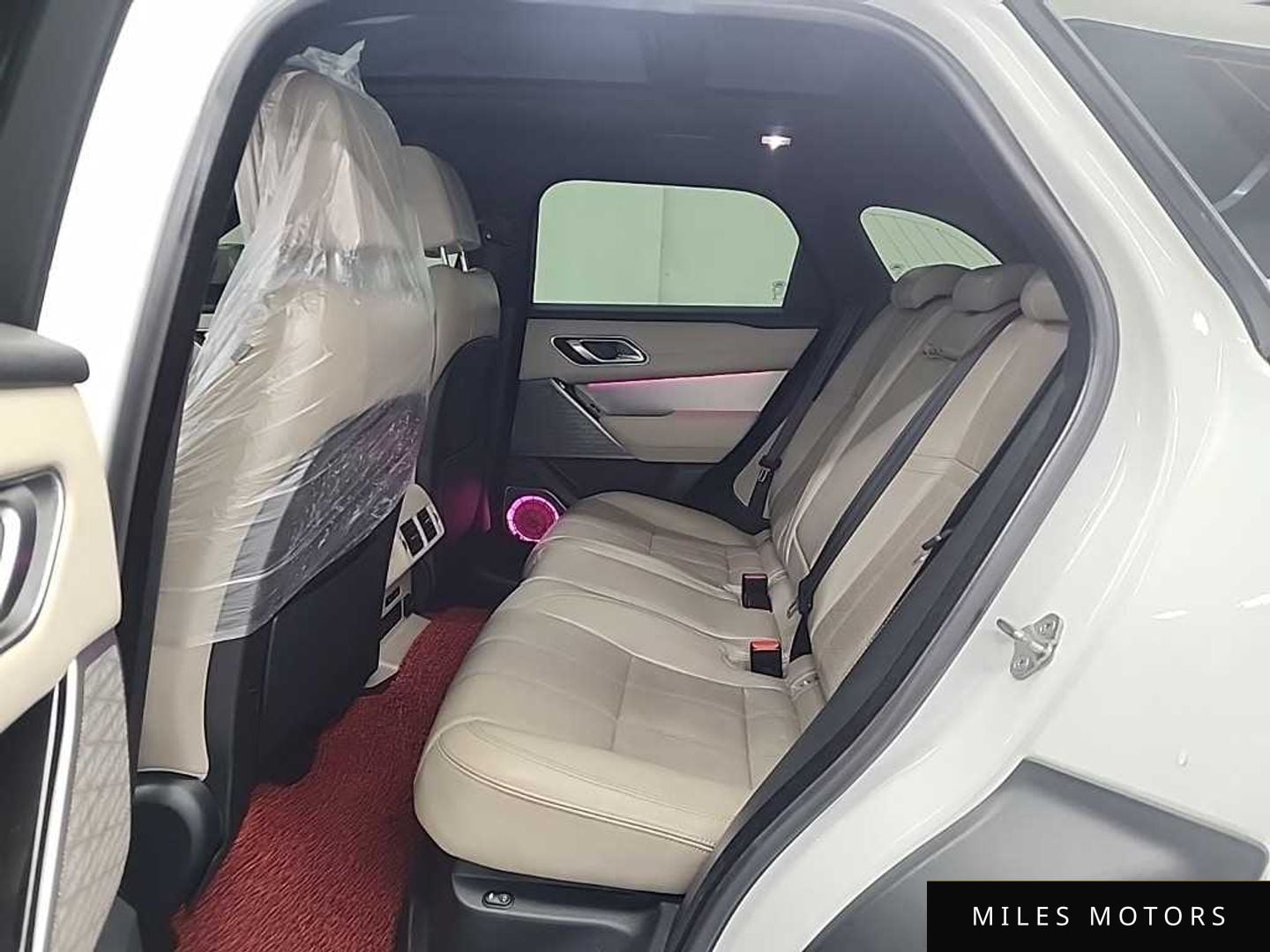 Land Rover 레인지로버 벨라 2018 — миниатюра 12