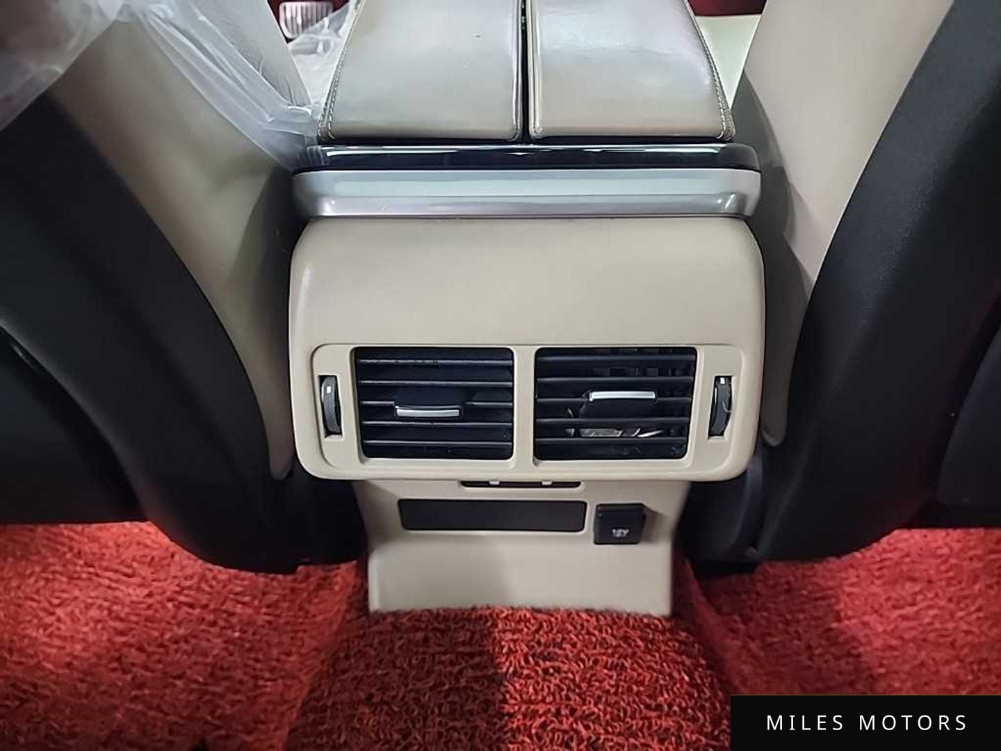 Land Rover 레인지로버 벨라 2018 — миниатюра 13
