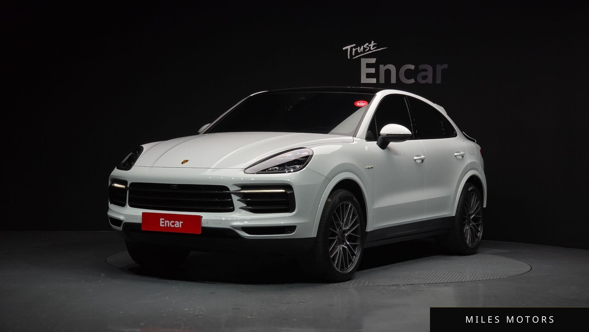 Porsche Cayenne 2021 — фото 1 из 12