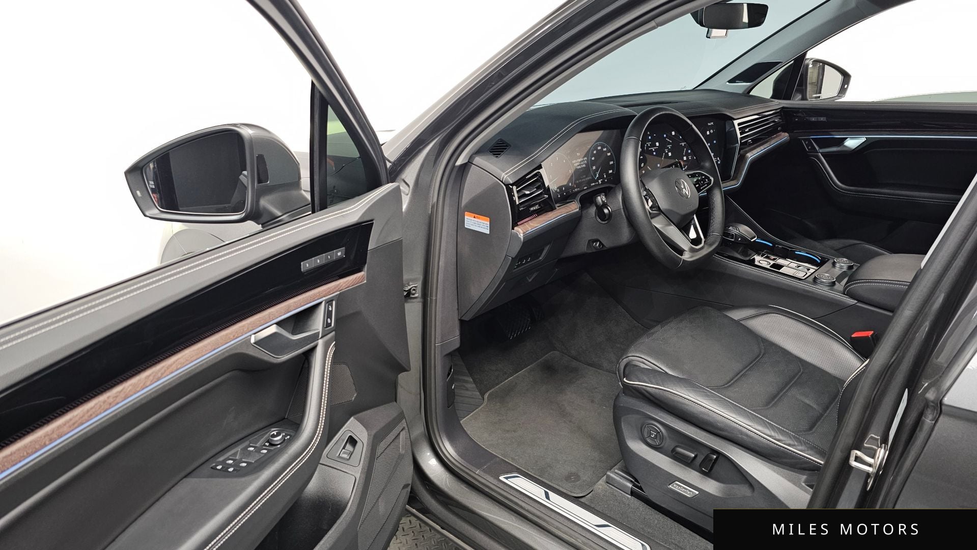 Volkswagen Touareg 2024 — миниатюра 11