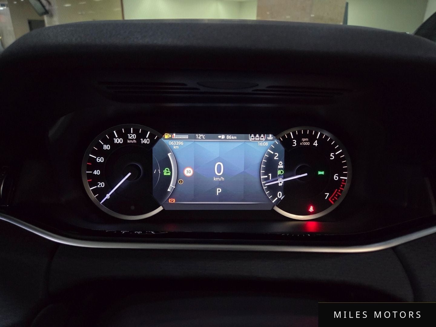 Land Rover Range Rover Evoque 2023 — миниатюра 10
