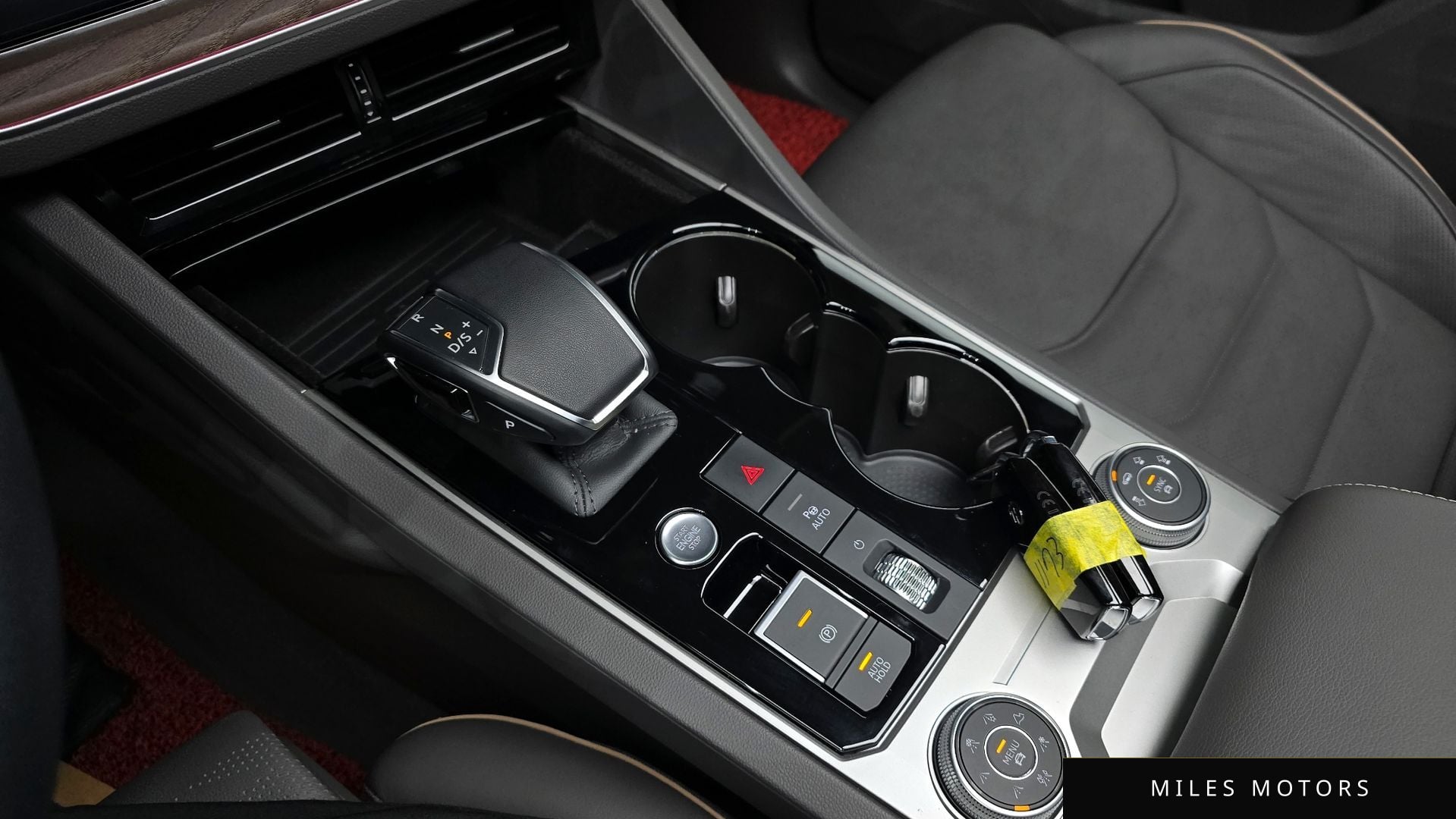 Volkswagen Touareg 2023 — миниатюра 9