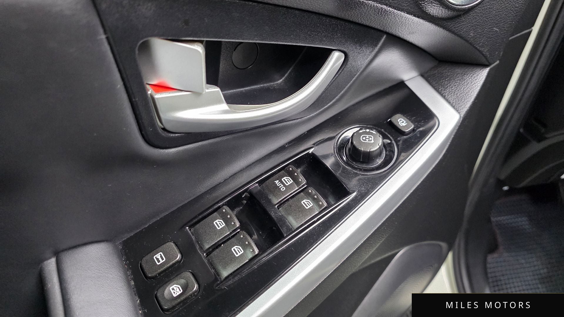 KG Mobility KORANDO 2015 — миниатюра 12