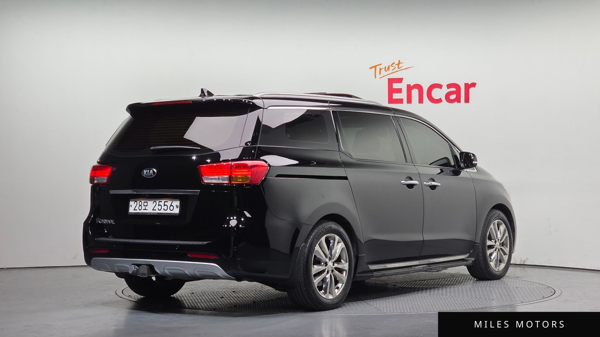 Kia Canival 2017 — миниатюра 2