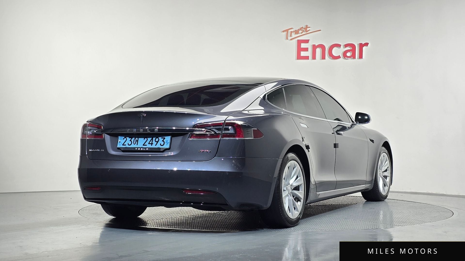 Tesla Model S 2019 — миниатюра 2