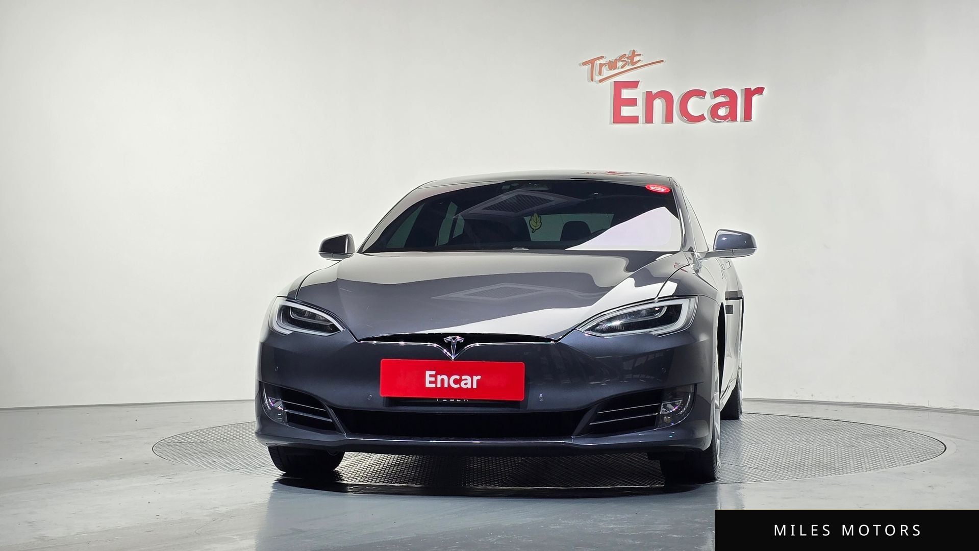 Tesla Model S 2019 — миниатюра 3