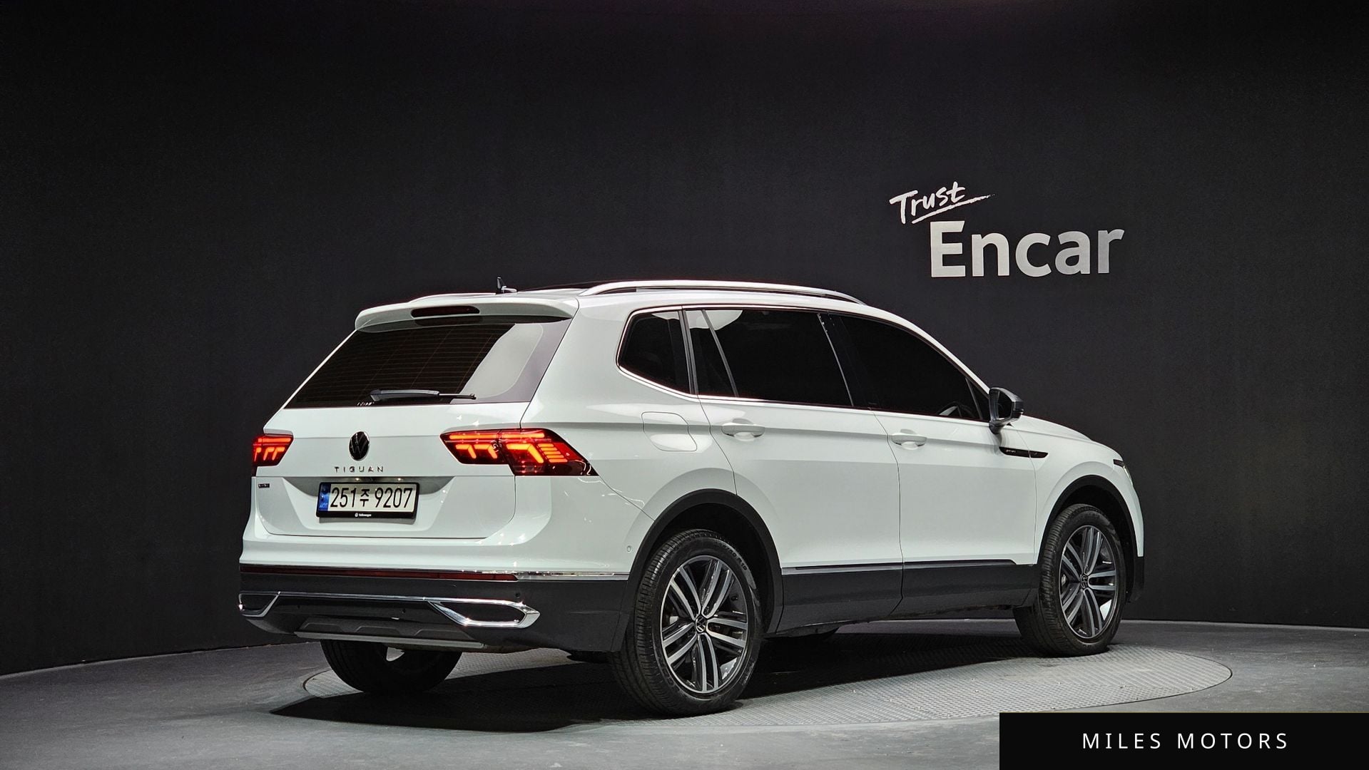 Volkswagen Tiguan 2023 — миниатюра 2