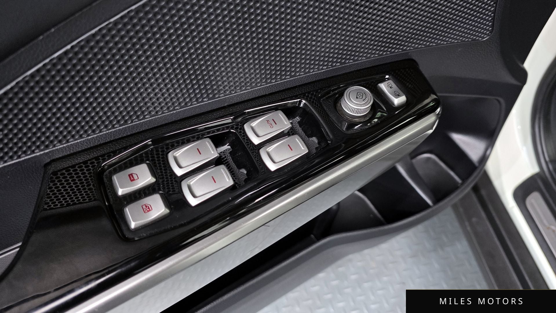 KG Mobility Tivoli 2015 — миниатюра 11