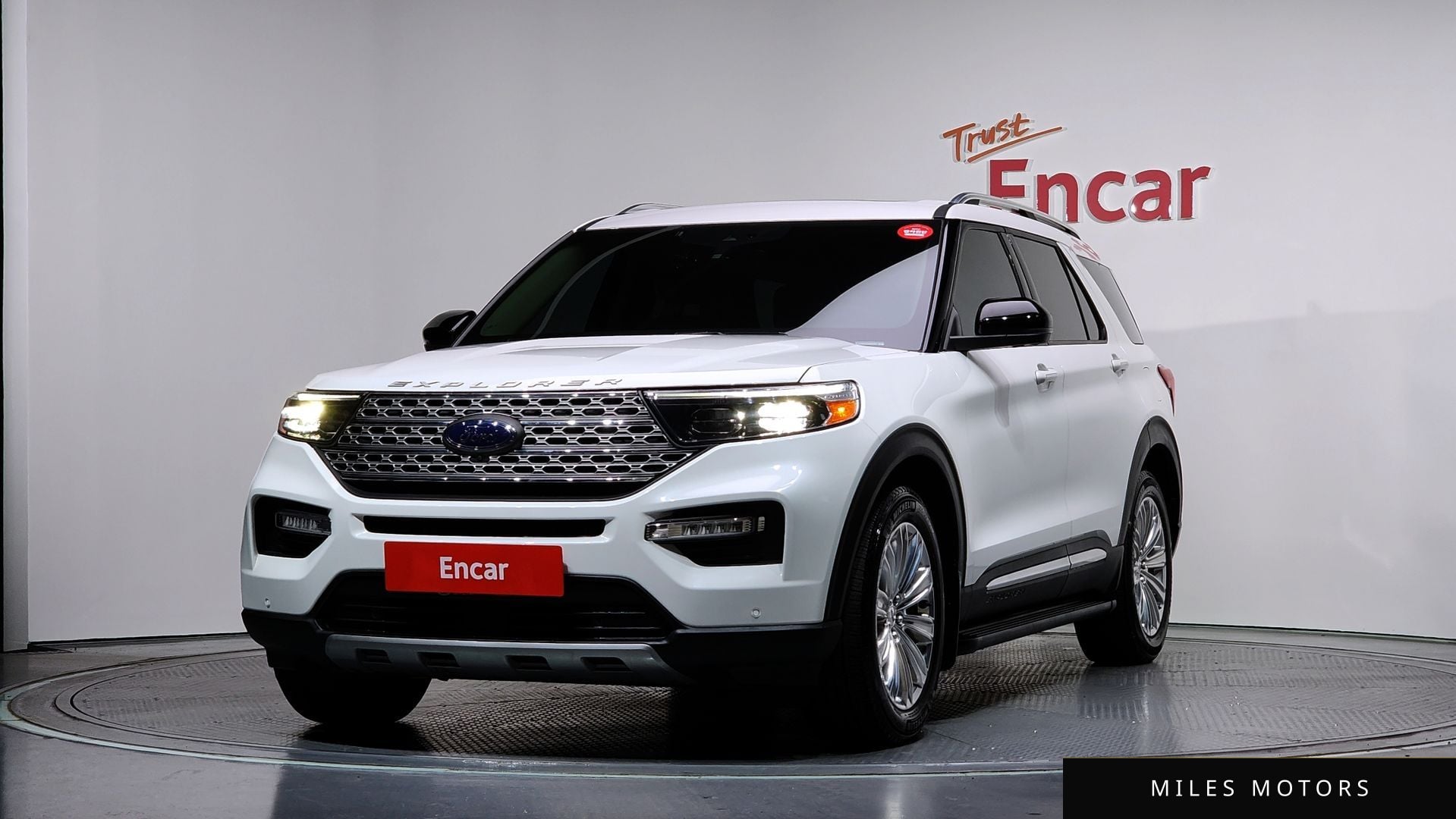 Ford Explorer 2020 — фото 1 из 12