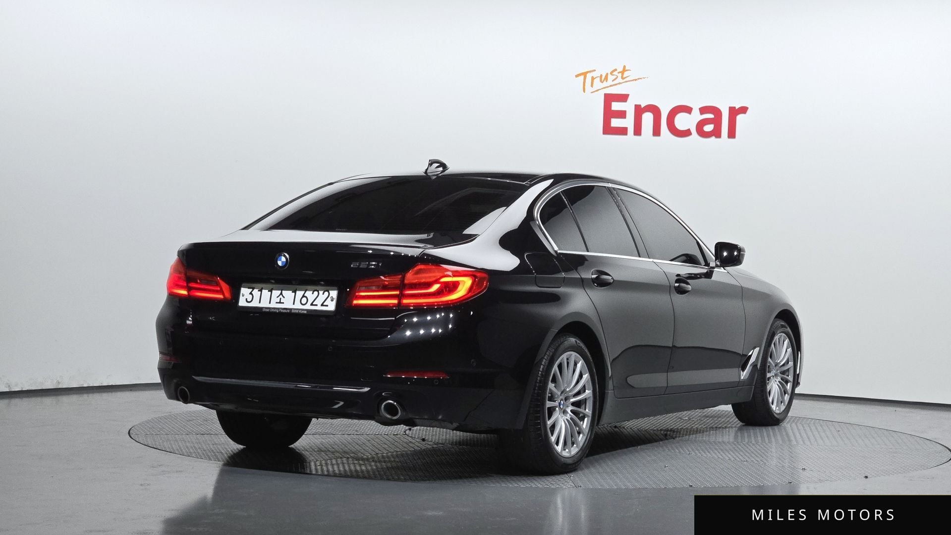 BMW 5 Series (G30) 2020 — миниатюра 2