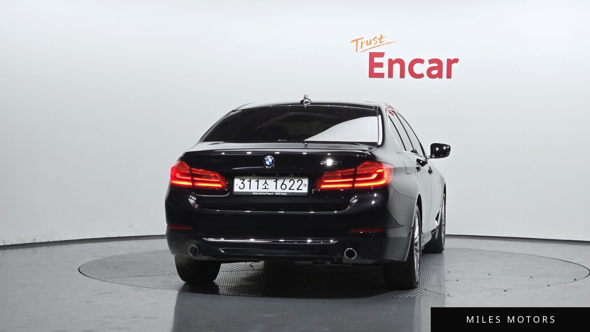 BMW 5 Series (G30) 2020 — миниатюра 4