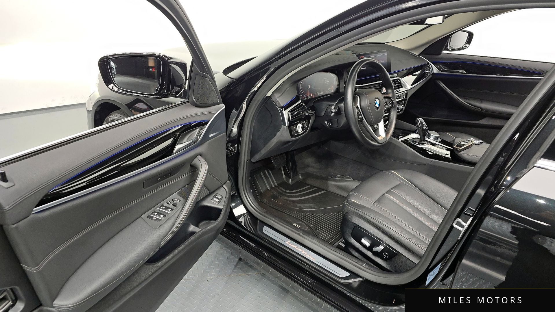 BMW 5 Series (G30) 2020 — миниатюра 10
