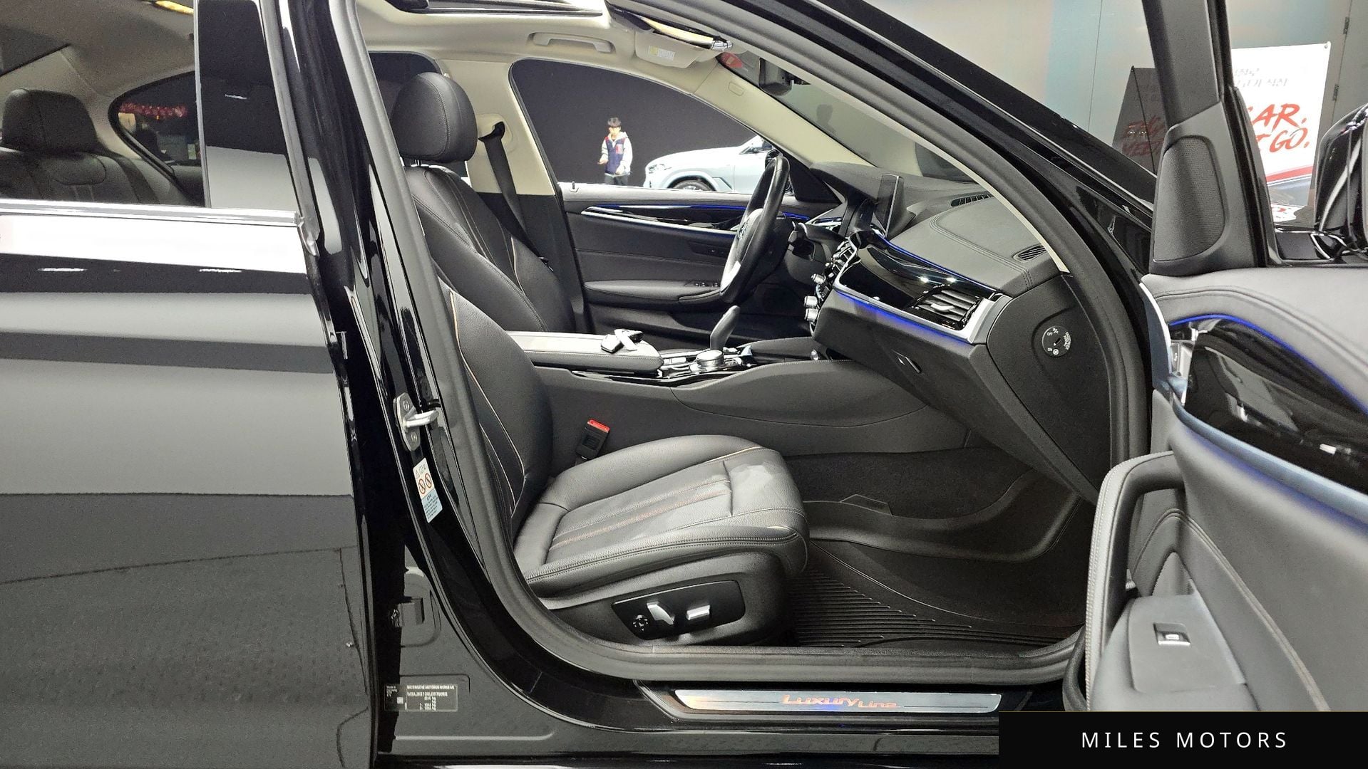 BMW 5 Series (G30) 2020 — миниатюра 11