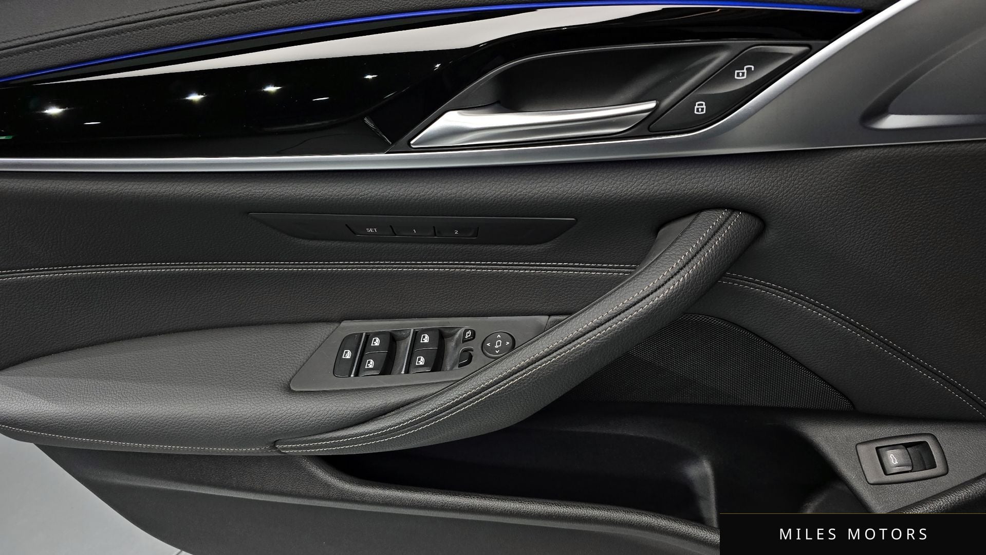 BMW 5 Series (G30) 2020 — миниатюра 18