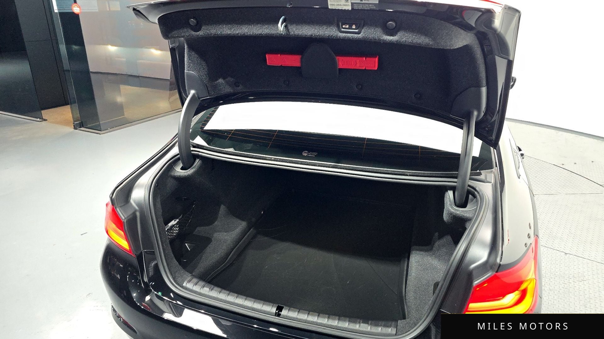 BMW 5 Series (G30) 2020 — миниатюра 20