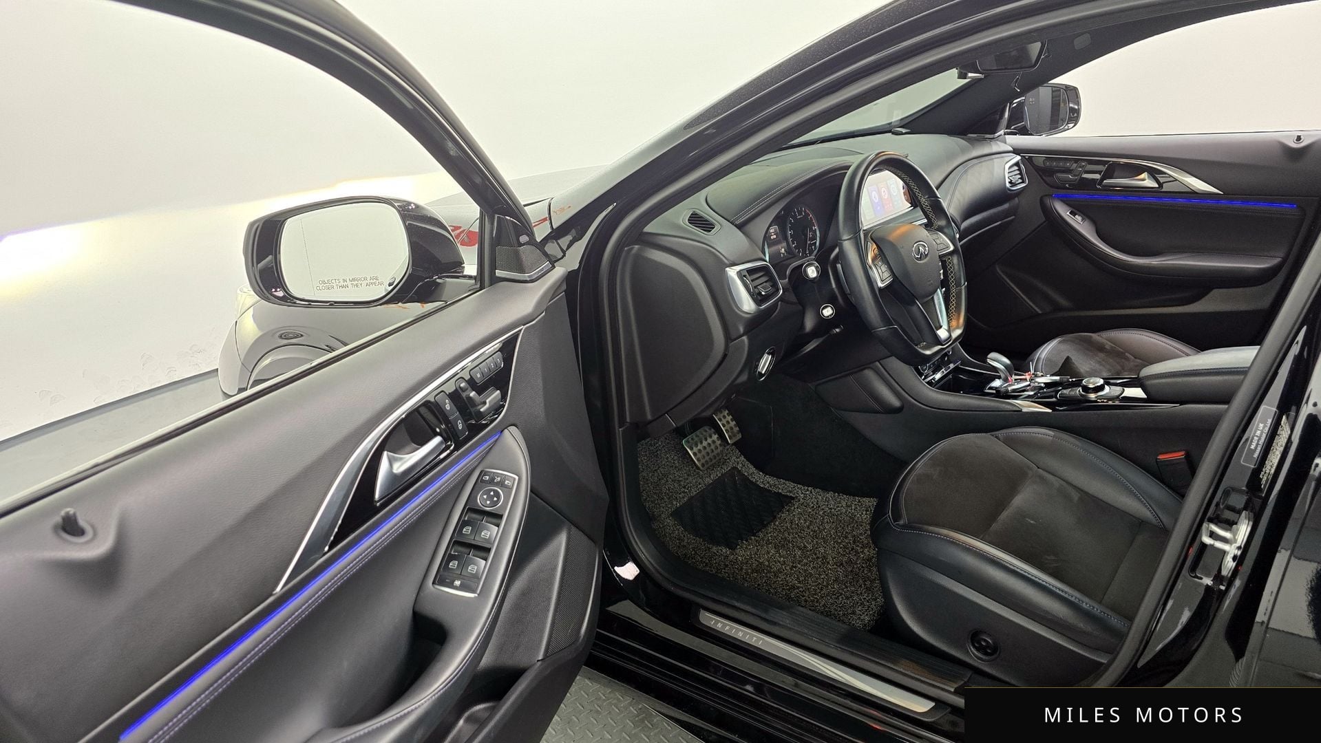 Infiniti Q30 2017 — миниатюра 10