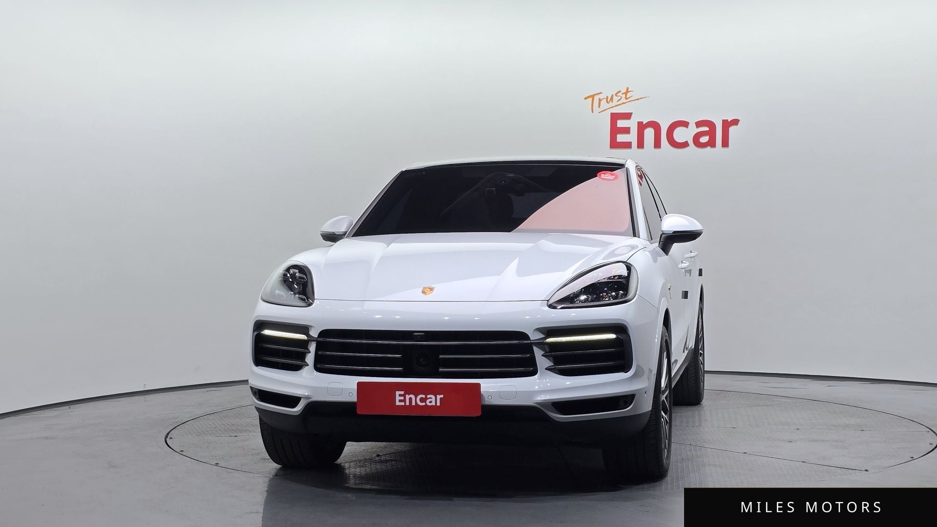 Porsche Cayenne 2023 — миниатюра 3
