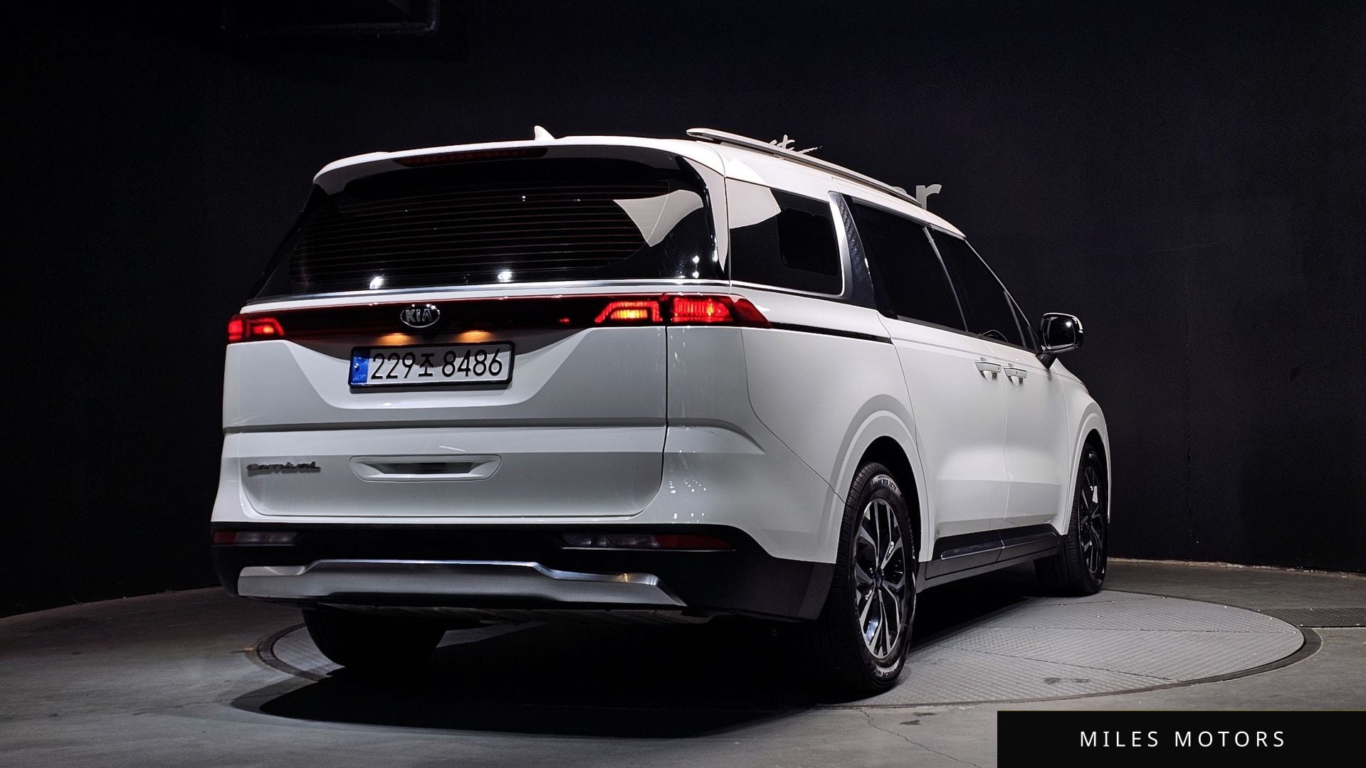Kia Carnival 2021 — миниатюра 2