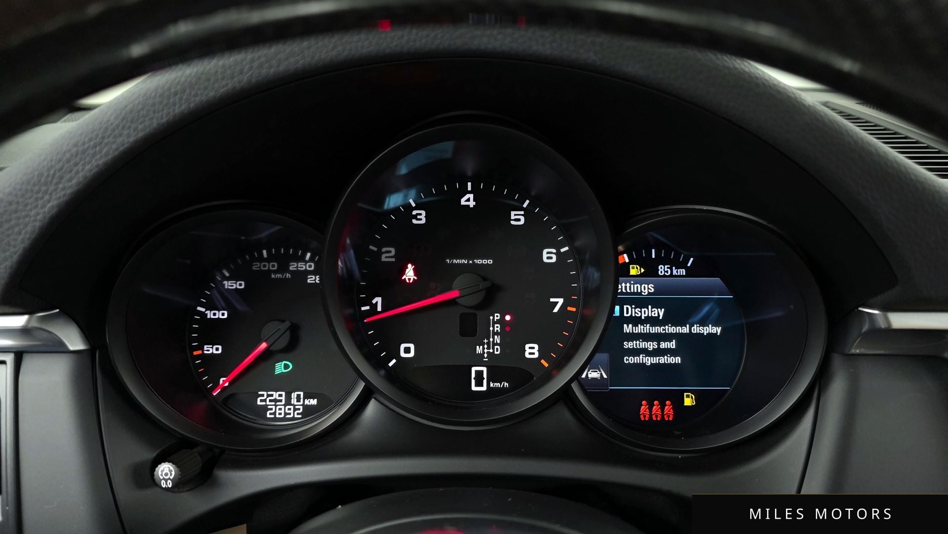 Porsche Macan 2021 — миниатюра 8